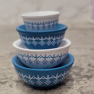 Stackable Snowflake Blue Miniature Pyrex Bowls  Decorative Fidget Toy